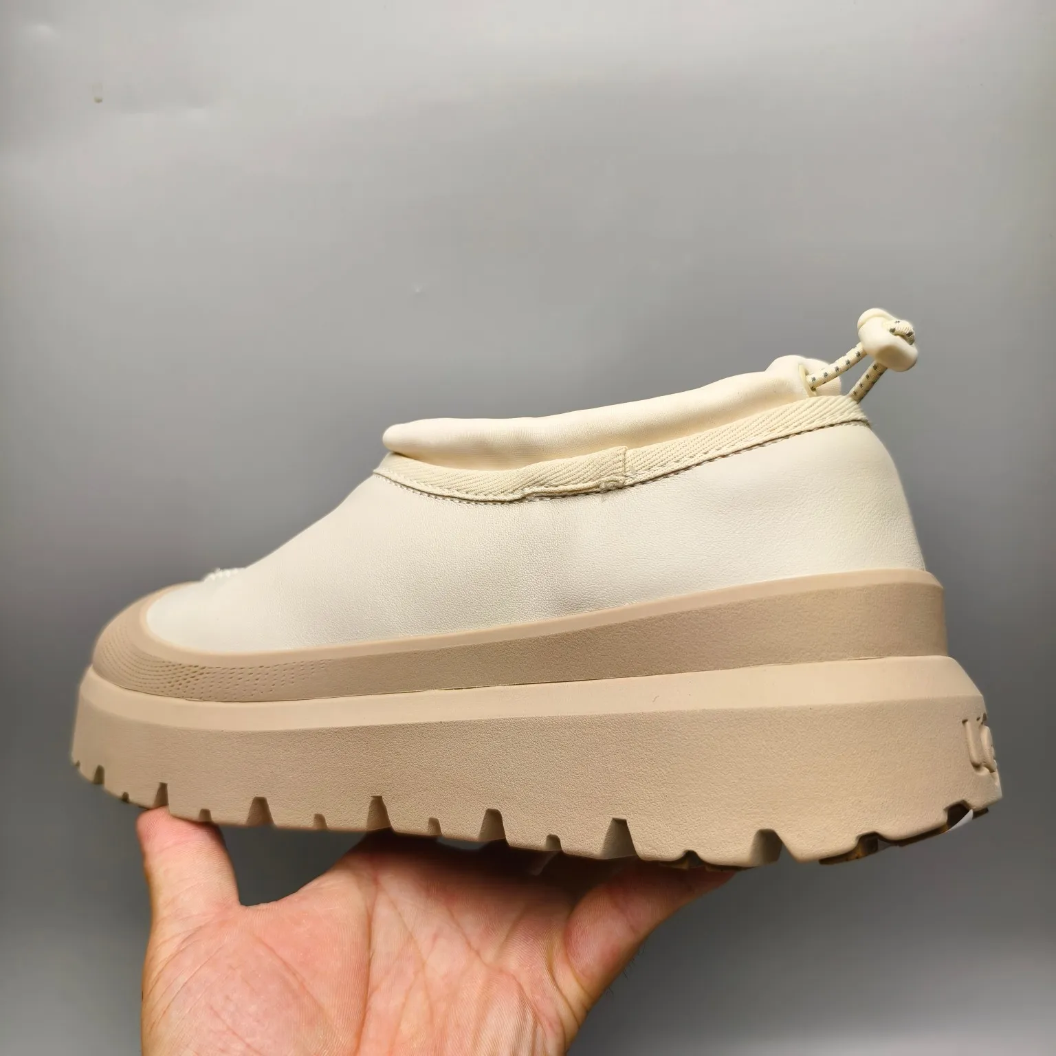 💰560 UGG sheepskin all-in-one snow boots 8351 Slip-on leather casual boots for men and women Color: White Black Number: 35-46